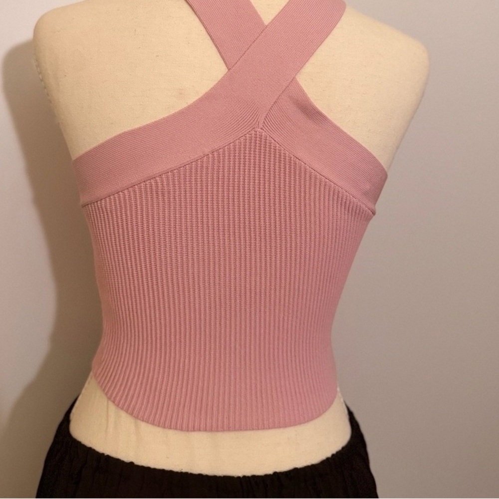 Stylish Pink Ribbed Cross-Back Crop Top - Picture 2 of 2